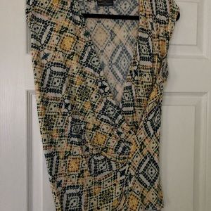 Market and Spruce wrap top